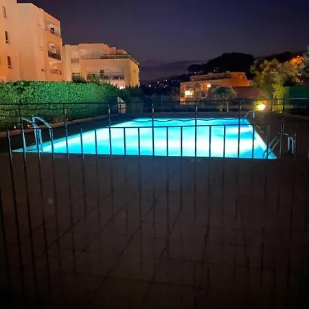 St Lo 2 Pieces 43m2 En Avec Piscine. *